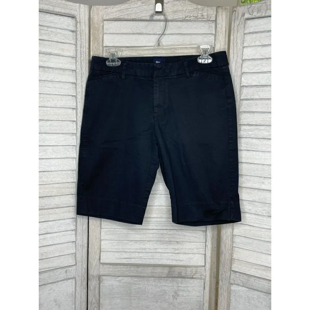 GAP Women's Bermuda Shorts Black Size 4